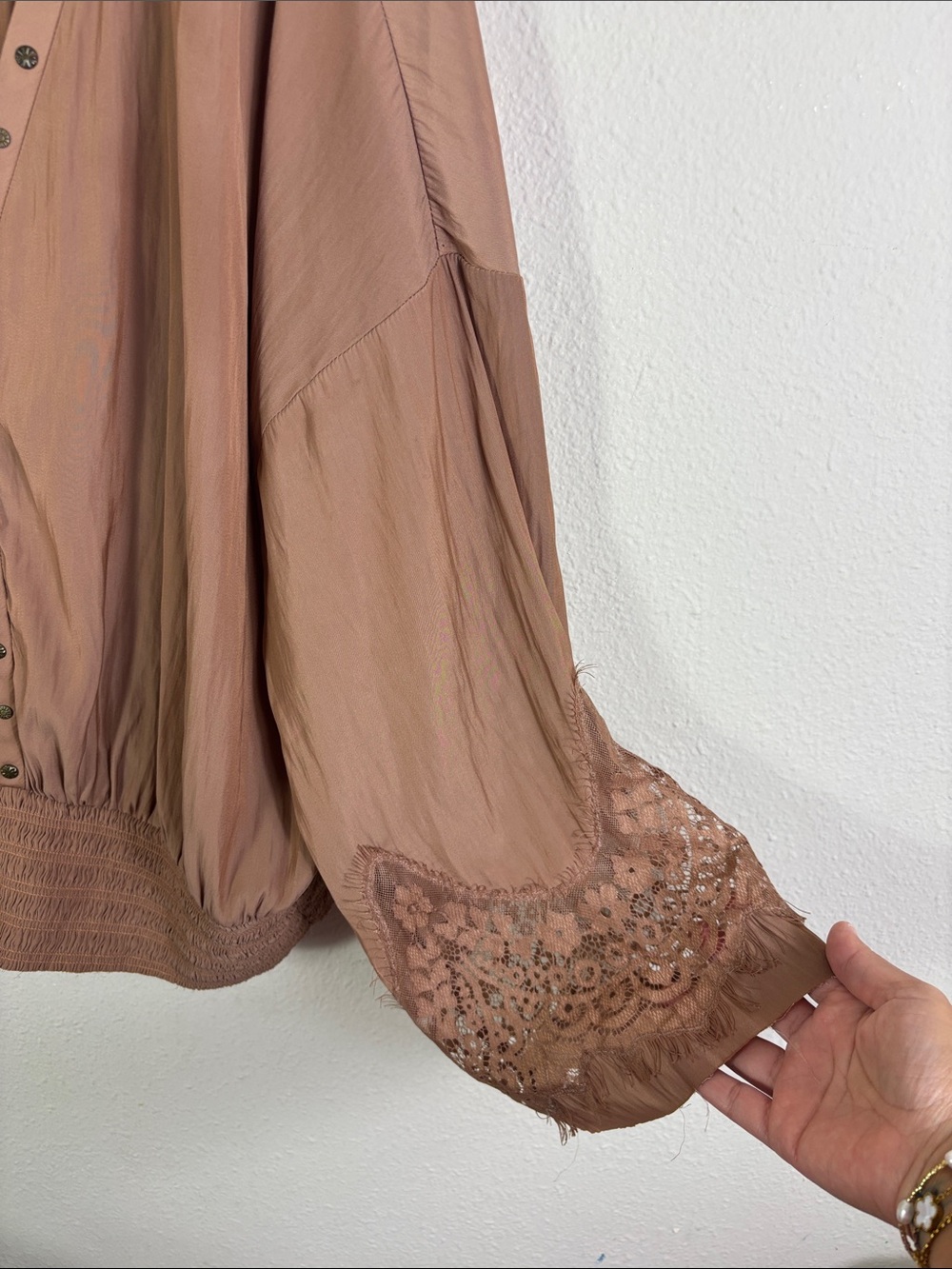 Ramy Brook Copper Brown Smocked Top V-neck Flare Lace Sleeves sz Large - Picture 6 of 9